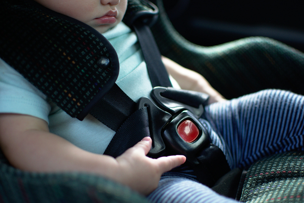 At What Age Can Kids Sit in the Front Seat of a Car in Colorado?